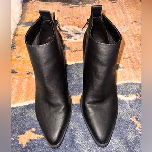 Universal Thread Matte Black Double Zipper Ankle Bootie; Size 11